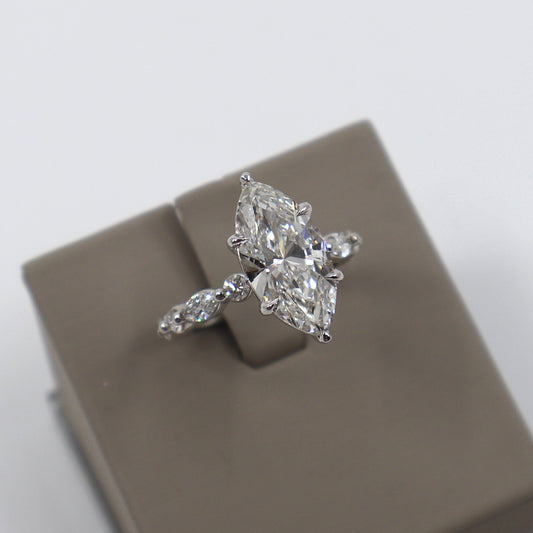 LABGROWN 14KW 4.02CT F/VS1 MARQUISE (IGI CERTIFIED) WITH 4 ROUND AND 4 MARQUISE DIAMONDS .72CTW LABDRCD797