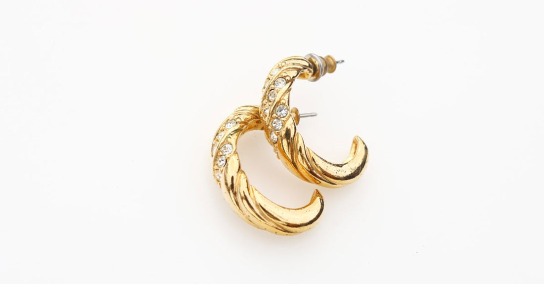 Best Hoop Earrings For Sensitive Ears: Materials, Styles & Expert Tips