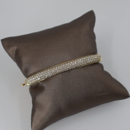 18KY 3.77CTW 189 ROUND DIAMOND PAVE SET MULTI - ROW HINGED BANGLE DB9206