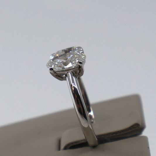 LAB GROWN 14KW 1.51 OVAL DIAMOND EVVS2 / 1.52 HEART SHAPED DIAMOND RING LABDRCD819