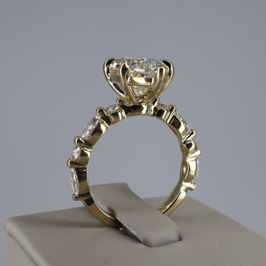 LAB GROWN 14KY 4.05CT F/VS1 MARQUISE (IGI CERTIFIED)  WITH 4 ROUND AND 4 MARQUISE DIAMONDS .70CTW LABDRCD846