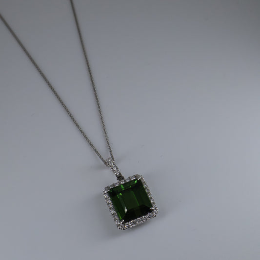 18KW .46CTW 30 ROUND DIAMOND HALO / 5.50 CT EMERALD CUT GREEN TOURMALINE RING DPCM1532