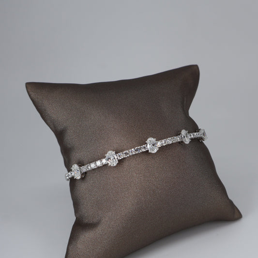 LAB GROWN 14KW 1.20CTW 26 ROUND DIAMOND AND 2.03CTW 5 OVAL DIAMOND FLEXIBALE BANGLE LABDB0158