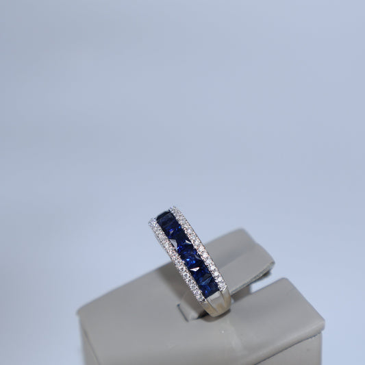 18KW SAPPHIRE PRINCESS CUT / ROUND DIAMOND ROWS RING OTC09737