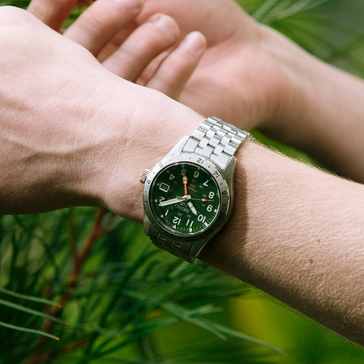 Seiko 5 Sports Field GMT HDB001