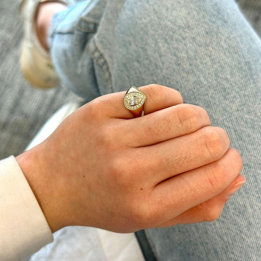 pear-bezel-signet-ring-65ctw-RPS3030.65W146.50