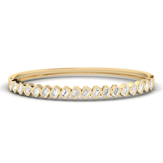 slanted-emerald-bezel-bangle-FBG1674.00W1417cm